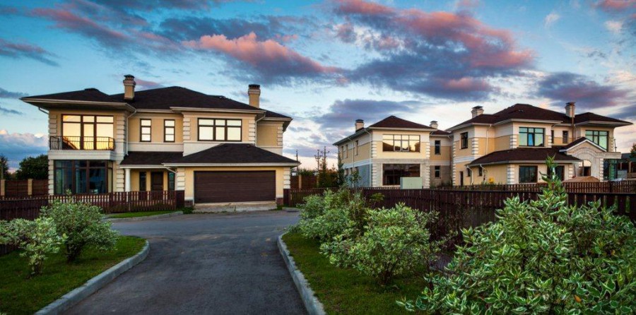 Продаются элитные дома на «Рублевке» в коттеджном поселке «Лион».