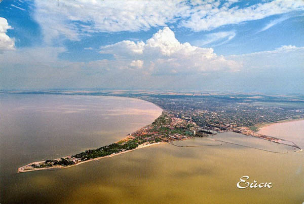 Большой выбор номеров без посредников для отдыха в Ейске.