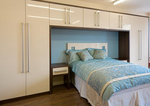 Недорогие шкафы купе на заказ с интересным дизайном