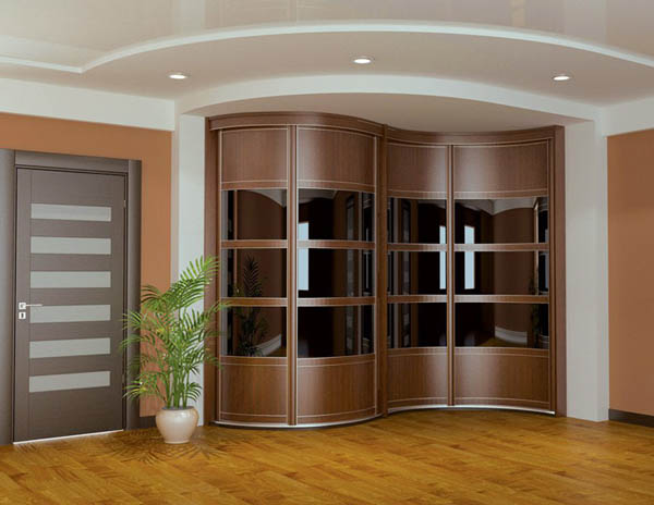 Красивые радиусные угловые шкафы купе на заказ в компании «Древмебель».