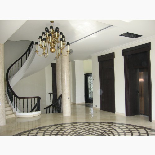 Пассажирские и грузовые лифты «Элеветек» для домов малой и средней этажности. 