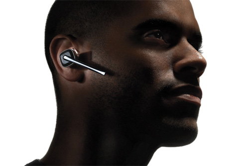 Большой выбор Bluetooth гарнитур Plantronics в Magazilla плюс обзор Plantronics Discovery 975.