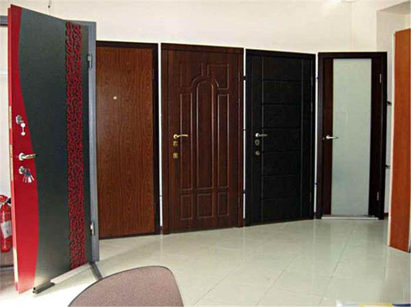 Большой выбор входных дверей в каталогах интернет-магазина «fp-spb.com».