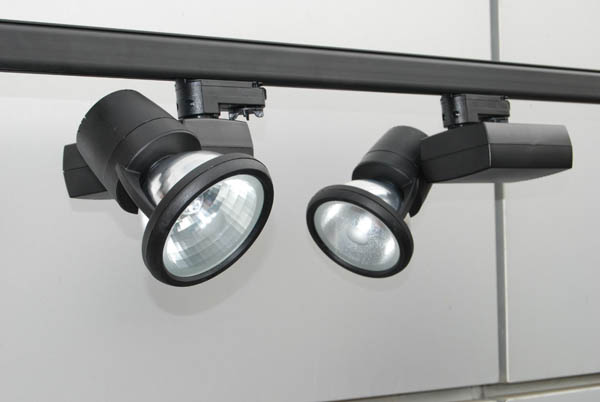 Широкий выбор трековых светильников на светодиодах от компании «Elvan».